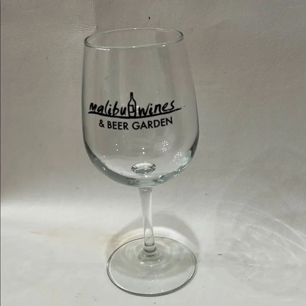 Malibu Wines & Beer Garden Glass 12 Oz 7 1/2 In Tall 2 1/4 In Round Black Letter